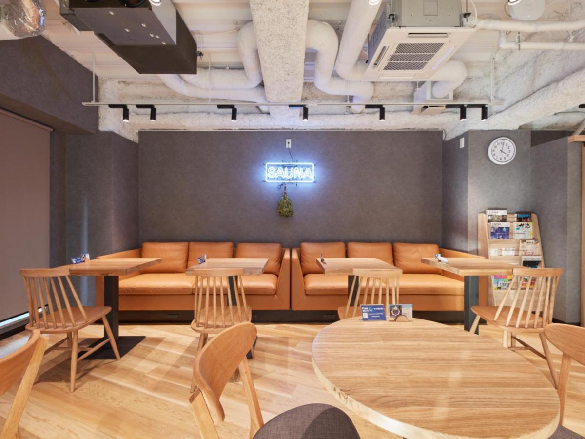 Rembrandt & Shimbashi - Caters To Men Kapselhotel 2*